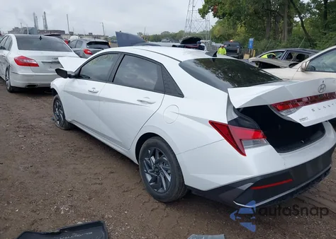 2024 Hyundai Elantra Sel z USA, uszkodzony, nr VIN KMHLM4DG3RU765964